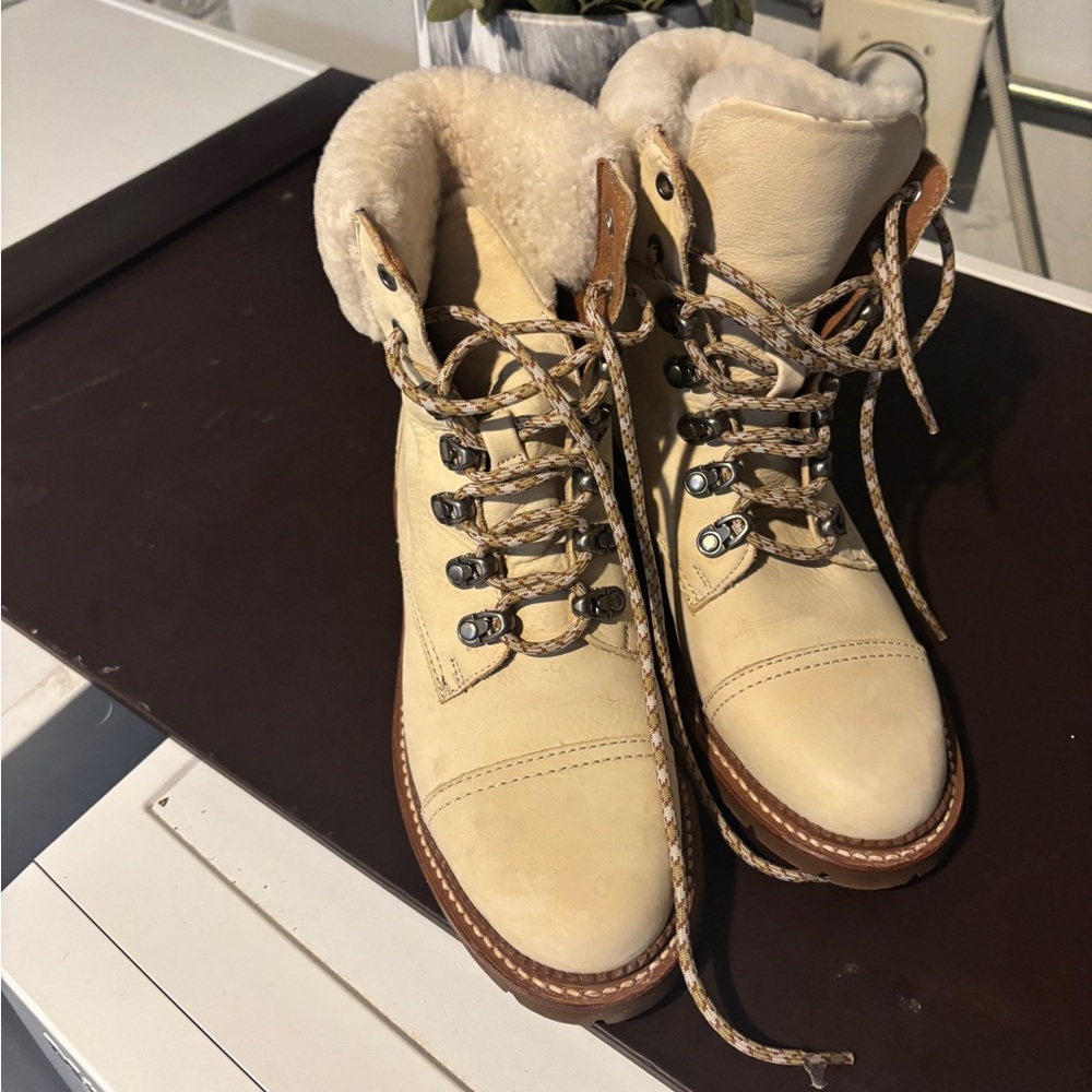 Frye Women's Cream Lace-Up Boots